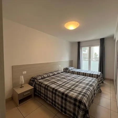 Beachside Flat With Spacious Balcony Apartment