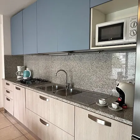 Beachside Flat With Spacious Balcony Appartement