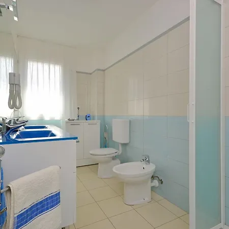 Apartment Beachside Flat With Spacious Balcony Lignano Sabbiadoro