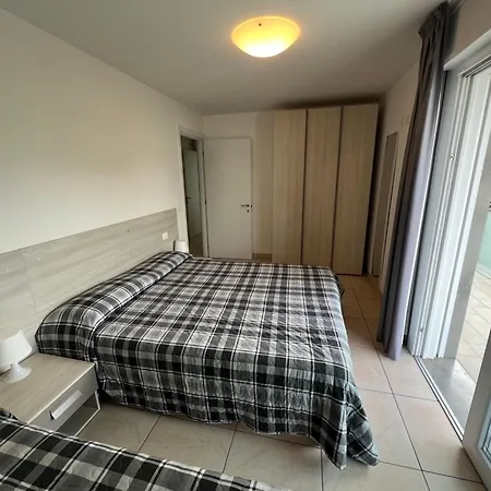 Beachside Flat With Spacious Balcony Appartement Lignano Sabbiadoro