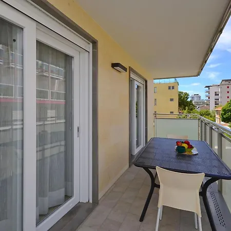 Beachside Flat With Spacious Balcony * Lignano Sabbiadoro
