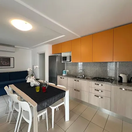 Apartment Beachside Flat With Spacious Balcony Lignano Sabbiadoro