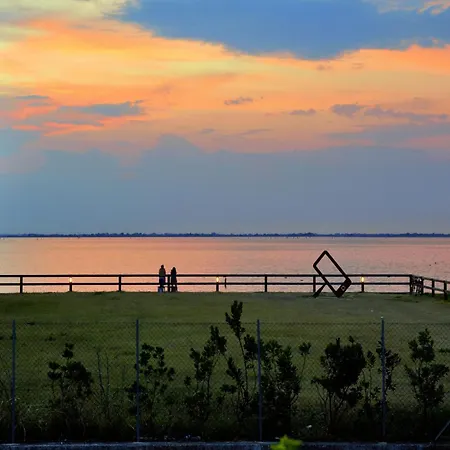 Beachside Flat With Spacious Balcony * Lignano Sabbiadoro
