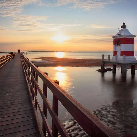 Beachside Flat With Spacious Balcony * Lignano Sabbiadoro